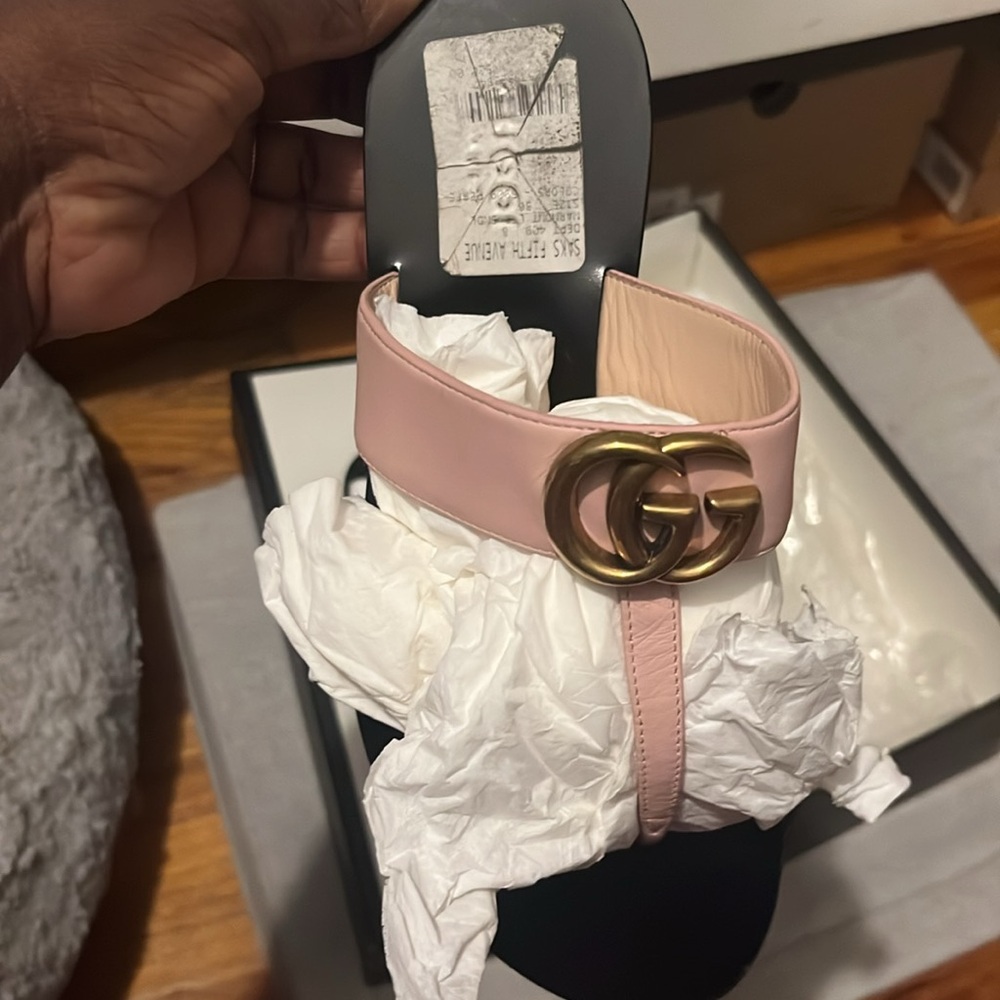 Gucci
Double G Logo Leather Flip Flops - Picture 8 of 11